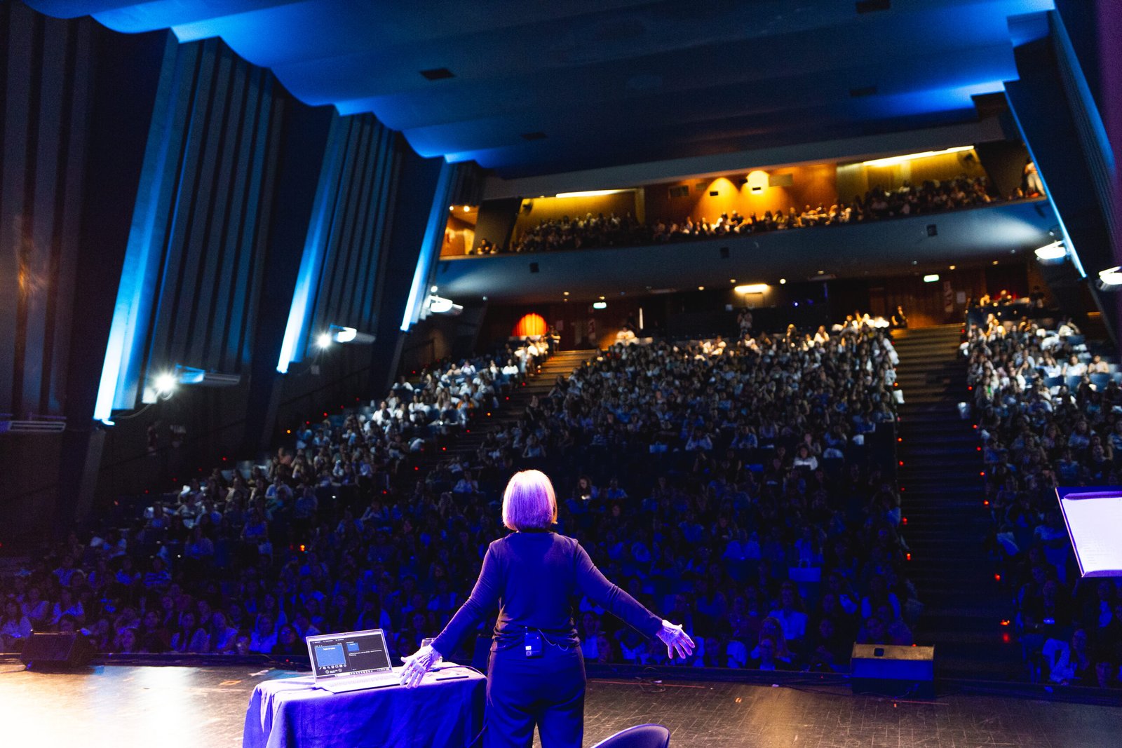 Auditório lotado durante o Congresso Internacional de Autismo & NDBI na Argentina